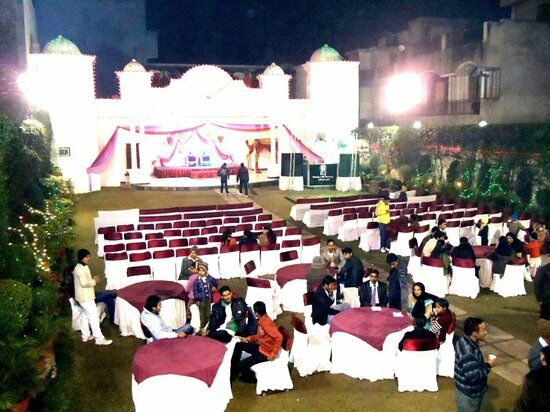 Seven Eleven Restaurant